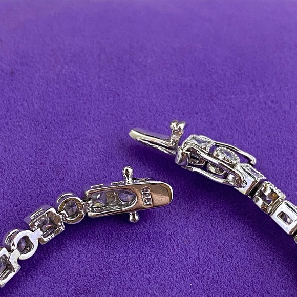💛 Sterling Silver Geometric CZ Tennis Bracelet - Picture 5 of 7